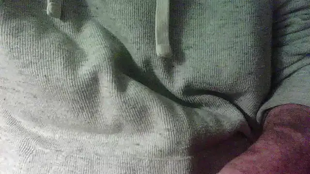 Snapshot of OralDesires2 chatting on 8, 1, 2025 OralDesires2 online show from 8, 1, 2025