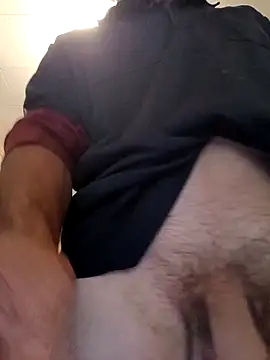 Snapshot of OralDesires2 chatting on 14, 10, 2025 OralDesires2 online show from 14, 10, 2025