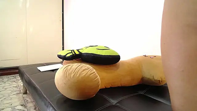 S Mia online show from 25, 10, 2025