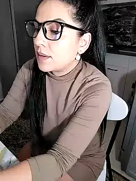 hot-babygirl online show from 25, 1, 2025