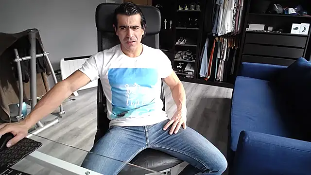 Snapshot of samricci21 chatting on 11, 11, 2025 samricci21 online show from 11, 11, 2025