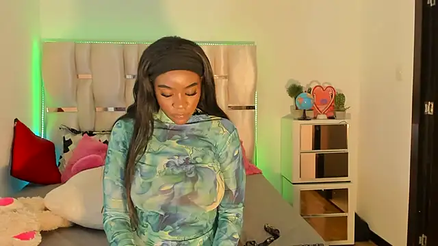 Snapshot of viioolleettaa chatting on 7, 12, 2024 viioolleettaa online show from 7, 12, 2024