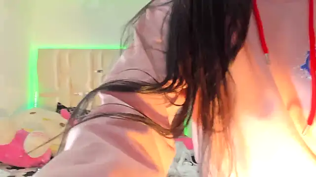 Snapshot of viioolleettaa chatting on 12, 12, 2024 viioolleettaa online show from 12, 12, 2024