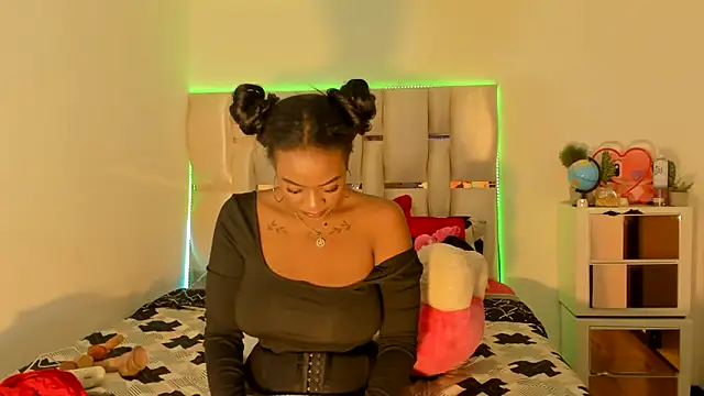 Snapshot of viioolleettaa chatting on 16, 12, 2024 viioolleettaa online show from 16, 12, 2024