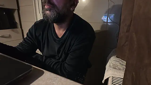 Snapshot of TigerOne19 chatting on 11, 11, 2025 TigerOne19 online show from 11, 11, 2025