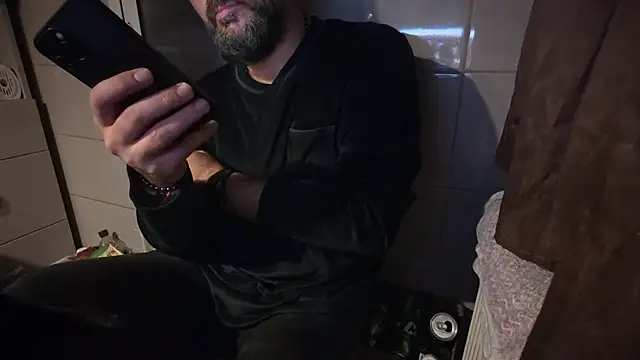 Snapshot of TigerOne19 chatting on 3, 12, 2025 TigerOne19 online show from 3, 12, 2025