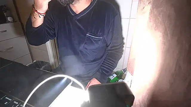 Snapshot of TigerOne19 chatting on 14, 12, 2025 TigerOne19 online show from 14, 12, 2025