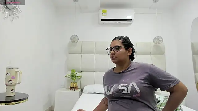 DanielleEvans  online show from 27, 11, 2025