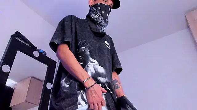 Snapshot of Samuel_Suarez chatting on 26, 10, 2025 Samuel Suarez online show from 26, 10, 2025