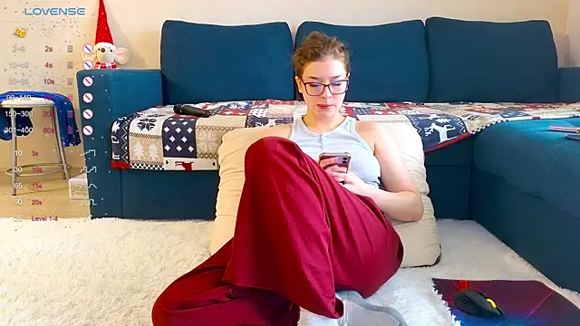 Snapshot of Love_plat1na chatting on 20, 1, 2025 Love plat1na online show from 20, 1, 2025