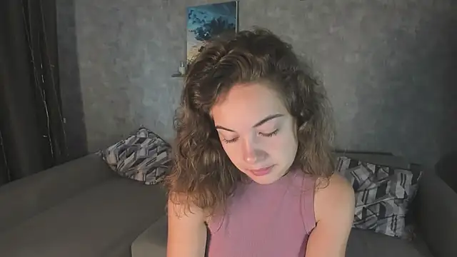 Snapshot of KristinaLoison chatting on 7, 10, 2025 KristinaLoison online show from 7, 10, 2025