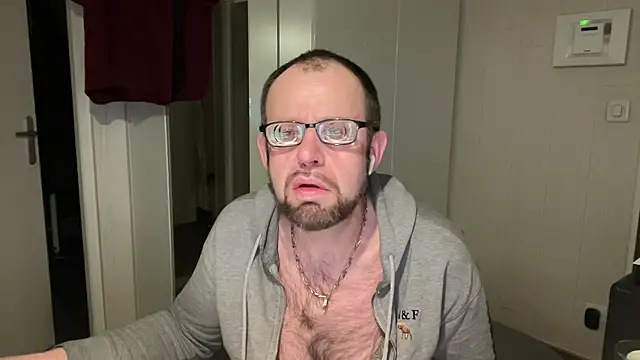 Snapshot of FABIOGLASSES chatting on 14, 2, 2026 FABIOGLASSES online show from 14, 2, 2026