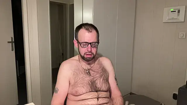 Snapshot of FABIOGLASSES chatting on 13, 3, 2026 FABIOGLASSES online show from 13, 3, 2026