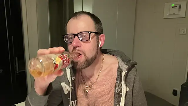 Snapshot of FABIOGLASSES chatting on 29, 3, 2026 FABIOGLASSES online show from 29, 3, 2026