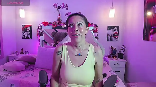 Snapshot of Karly_moon chatting on 30, 11, 2025 Karly moon online show from 30, 11, 2025