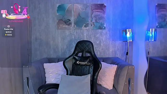 MelanieHudson  online show from 15, 10, 2025