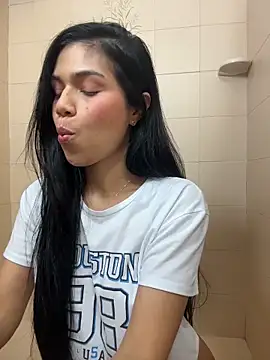 Snapshot of MauraGray chatting on 13, 3, 2026 MauraGray online show from 13, 3, 2026