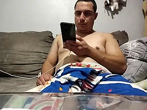 Snapshot of thickcocklatino chatting on 25, 10, 2025 thickcocklatino online show from 25, 10, 2025