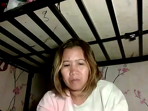 Snapshot of sweet_smile4u chatting on 13, 11, 2025 sweet smile4u online show from 13, 11, 2025