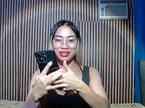 ladybigmeatXX online show from 13, 12, 2024