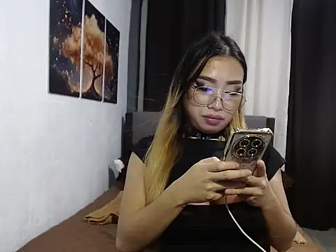 ladybigmeatXX online show from 8, 11, 2025