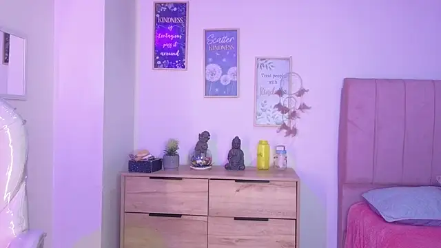 bluee hazell online show from 23, 10, 2025