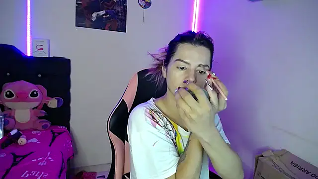 yuliana 19 online show from 6, 10, 2025