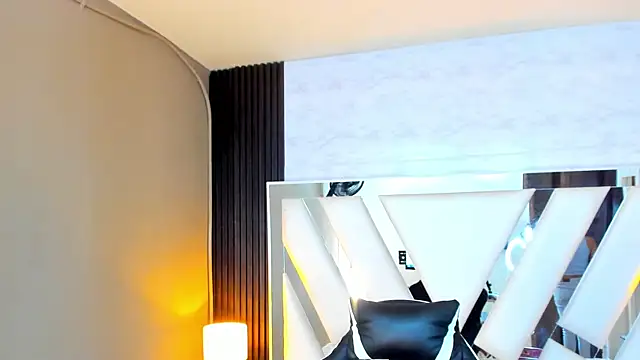 Linda4Petite online show from 15, 10, 2025