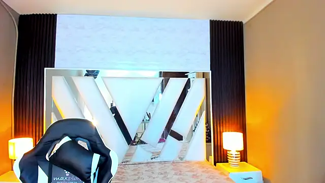 Linda4Petite online show from 22, 10, 2025