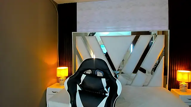 Linda4Petite online show from 14, 11, 2025