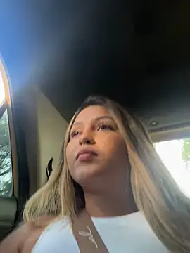 lunablossom  online show from 17, 12, 2024