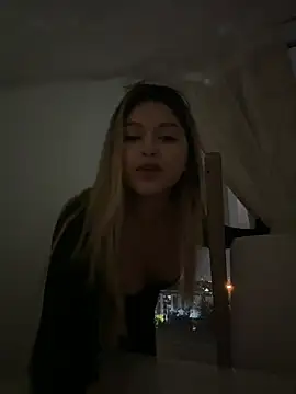 lunablossom  online show from 8, 3, 2025