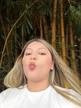 lunablossom  online show from 16, 9, 2025