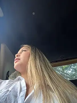 lunablossom  online show from 21, 2, 2026