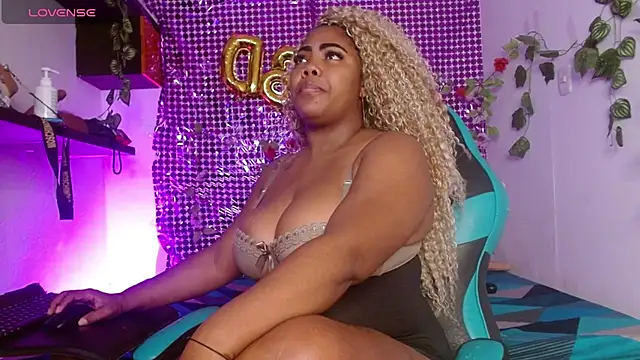 Snapshot of niawk_ chatting on 17, 10, 2025 niawk online show from 17, 10, 2025