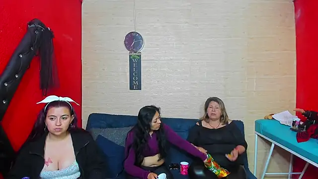 lesbiancuple online show from 22, 9, 2025