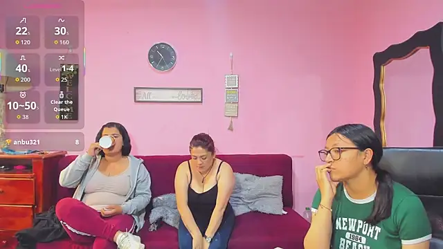 Snapshot of lesbiancuple chatting on 16, 10, 2025 lesbiancuple online show from 16, 10, 2025