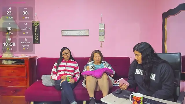 Snapshot of lesbiancuple chatting on 19, 11, 2025 lesbiancuple online show from 19, 11, 2025