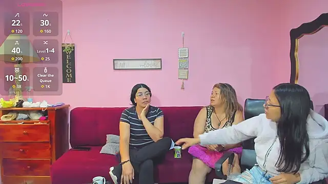 Snapshot of lesbiancuple chatting on 21, 11, 2025 lesbiancuple online show from 21, 11, 2025