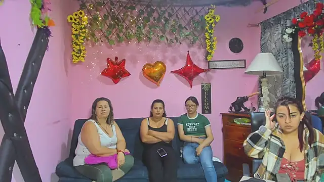 lesbiancuple online show from 17, 3, 2026