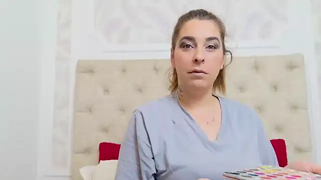 KarinaNoir online show from 5, 1, 2025