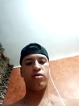 Snapshot of J_Rauw_ chatting on 5, 11, 2025 J Rauw online show from 5, 11, 2025