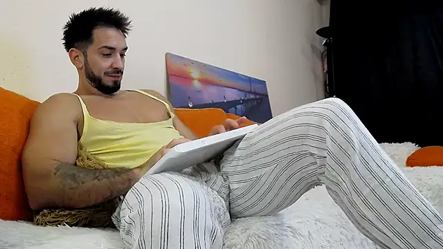 Snapshot of MichaelWills chatting on 6, 11, 2025 MichaelWills online show from 6, 11, 2025