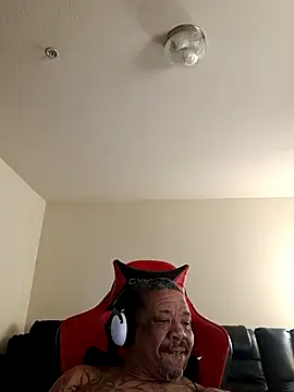 yellowwetfox online show from 16, 3, 2026