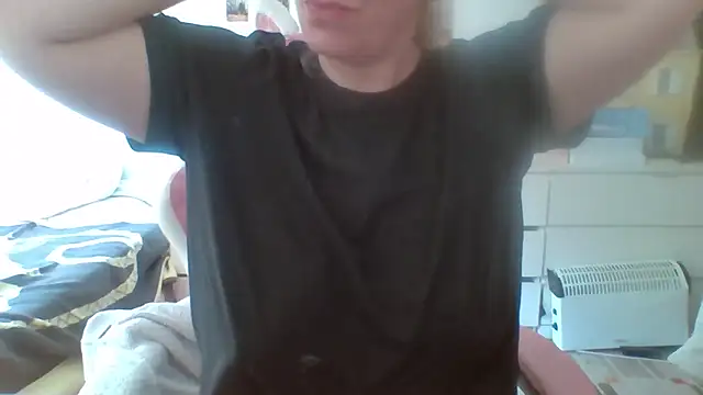 BondageGirl35 online show from 25, 3, 2026