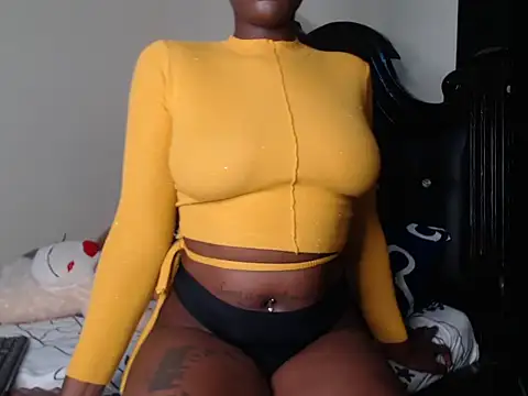 Snapshot of queenvenus2 chatting on 23, 2, 2025 queenvenus2 online show from 23, 2, 2025