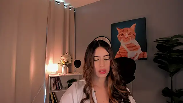 LiaPearce online show from 28, 10, 2025