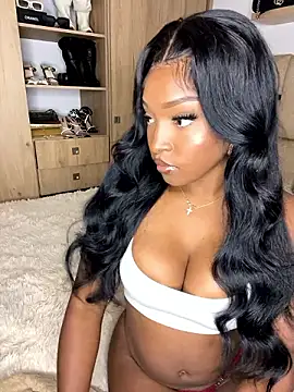 Snapshot of Chloe_Soler chatting on 2, 12, 2024 Chloe Soler online show from 2, 12, 2024