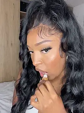 Snapshot of Chloe_Soler chatting on 4, 12, 2024 Chloe Soler online show from 4, 12, 2024