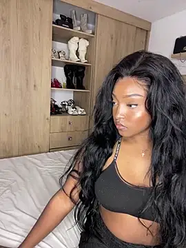 Snapshot of Chloe_Soler chatting on 5, 2, 2025 Chloe Soler online show from 5, 2, 2025